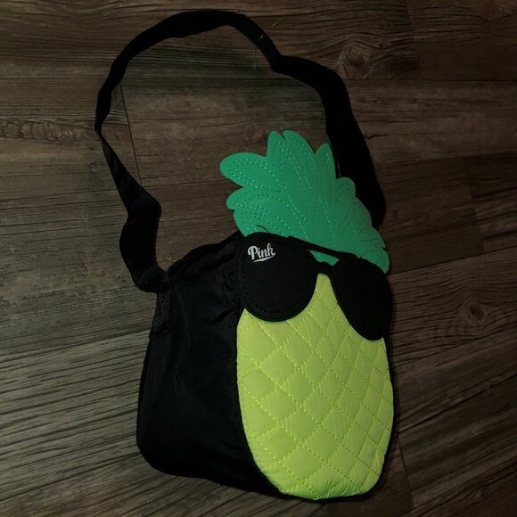 VSPink Insulated Pineapple Cooler Bag 🍕 🥪 🥙 🍕 - Picture 6 of 8